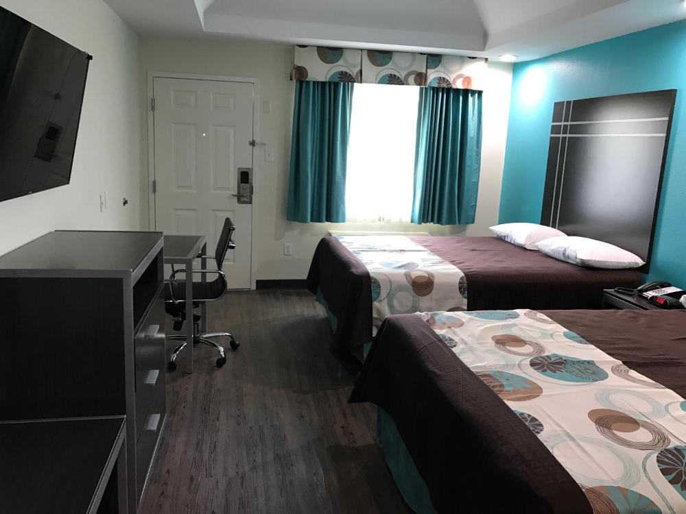 Double Room with Two Double Beds and Kitchen - Smoking interior